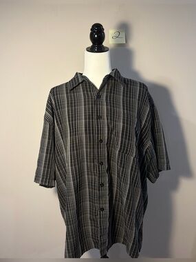 Mens Black Short-Sleeve Windowpane Button-Down Shirt